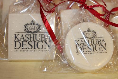 Эксклюзивные сувениры с логотипом бюро «KASHUBA DESIGN» на InDecor Moscow
